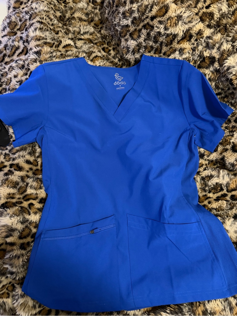 Dodo Women's V-Neck Short Sleeve Scrub Top in Royal Blue